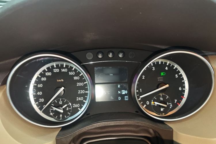 Used Mercedes-Benz R-Class 2017 R 320 4MATIC Business Edition Prestige Model Instrument Cluster