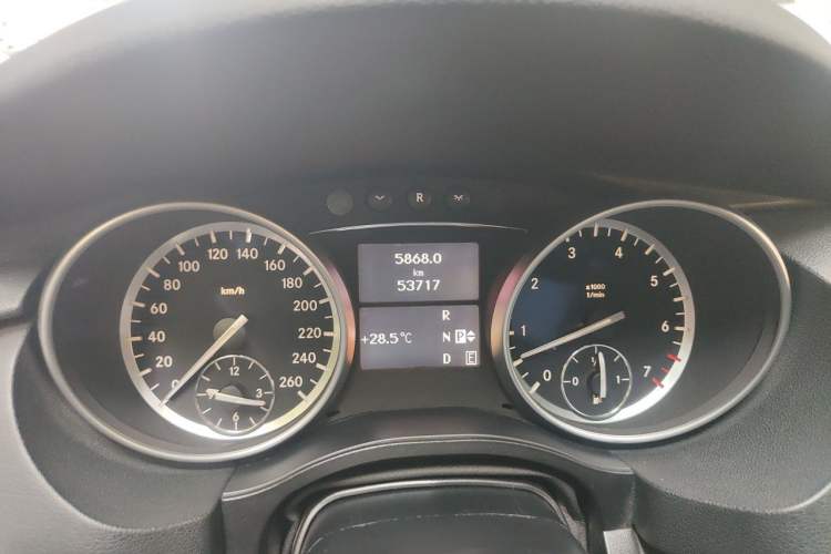 Used Mercedes-Benz R-Class 2017 R 320 4MATIC Business Edition Prestige Model Instrument Cluster