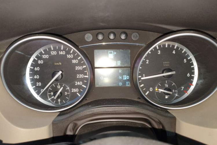 Used Mercedes-Benz R-Class  Instrument Cluster