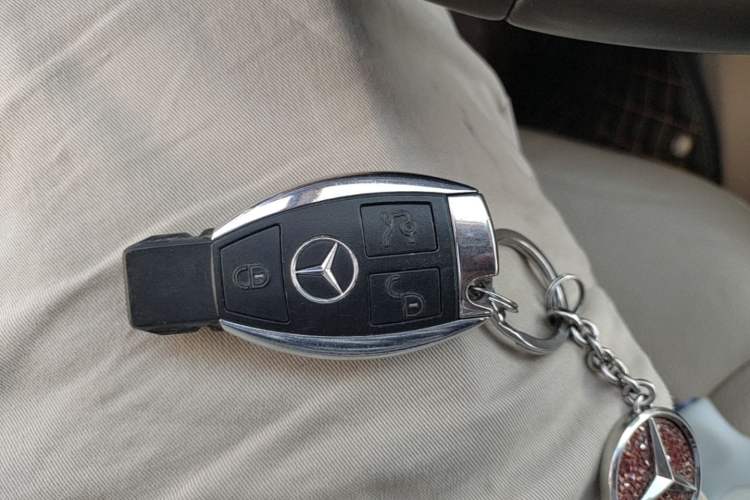 Used Mercedes-Benz R-Class 2017 R 320 4MATIC Business Edition Prestige Model Interior 1
