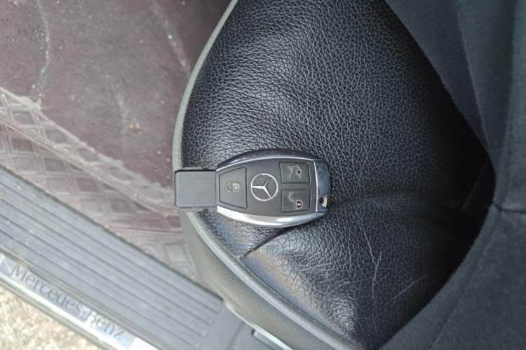 Used Mercedes-Benz R-Class 2017 R 320 4MATIC Business Edition Prestige Model Interior 1