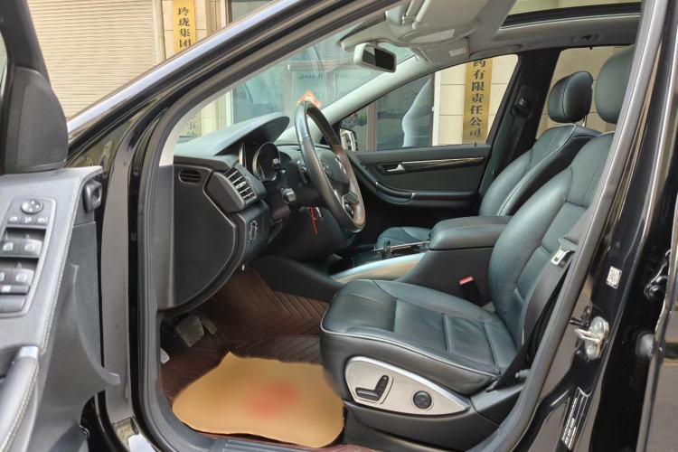 Used Mercedes-Benz R-Class 2017 R 320 4MATIC Business Edition Prestige Model Interior 1