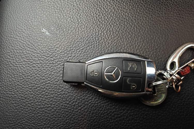 Used Mercedes-Benz R-Class 2017 R 320 4MATIC Business Edition Prestige Model Interior 1