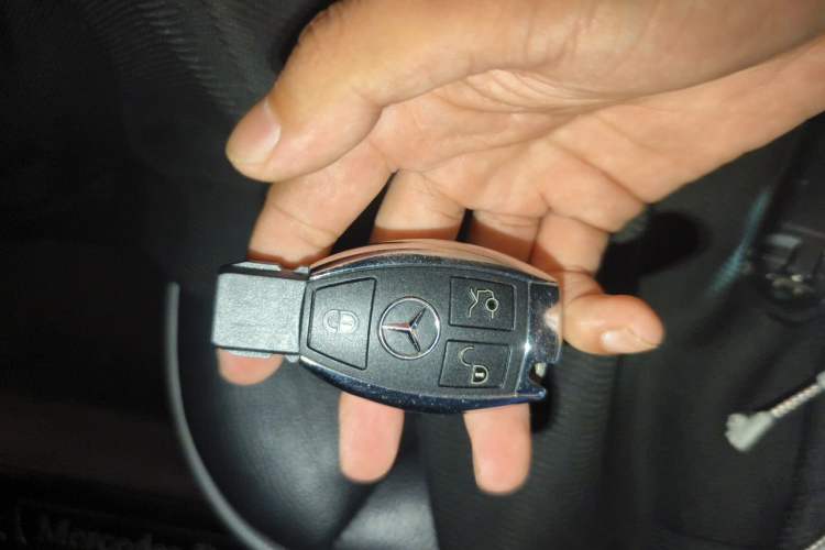 Used Mercedes-Benz R-Class 2017 R 320 4MATIC Business Edition Prestige Model Interior 1