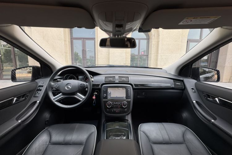 Used Mercedes-Benz R-Class 2017 R 320 4MATIC Business Edition Prestige Model Interior 11