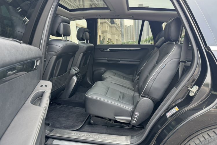 Used Mercedes-Benz R-Class 2017 R 320 4MATIC Business Edition Prestige Model Interior 15