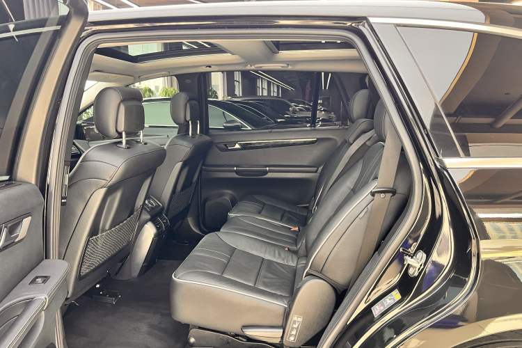 Used Mercedes-Benz R-Class 2017 R 320 4MATIC Business Edition Prestige Model Interior 2
