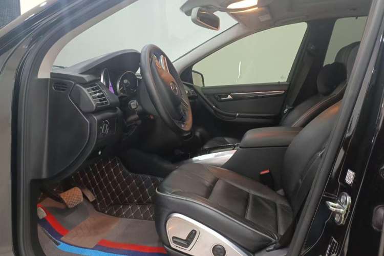 Used Mercedes-Benz R-Class 2017 R 320 4MATIC Business Edition Prestige Model Interior 2