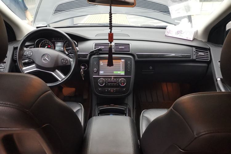 Used Mercedes-Benz R-Class 2017 R 320 4MATIC Business Edition Prestige Model Interior 2