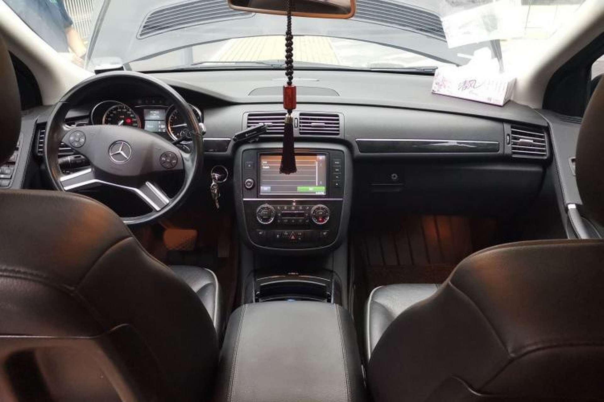 Used Mercedes-Benz R-Class 2017 R 320 4MATIC Business Edition Prestige Model Interior 2