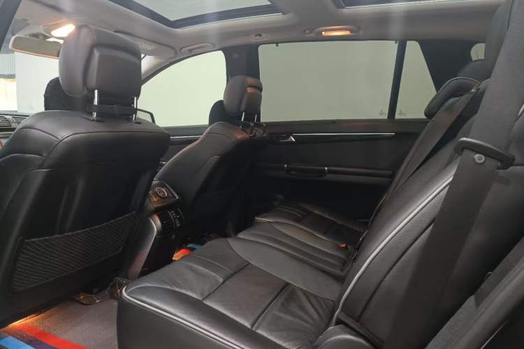 Used Mercedes-Benz R-Class 2017 R 320 4MATIC Business Edition Prestige Model Interior 3