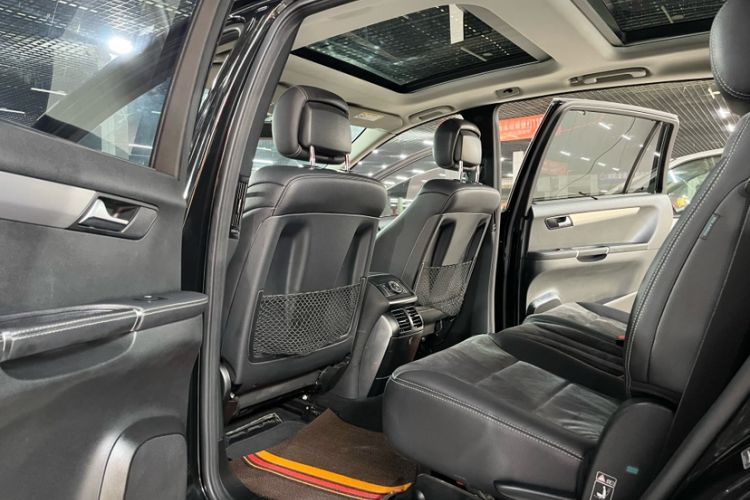 Used Mercedes-Benz R-Class 2017 R 320 4MATIC Business Edition Prestige Model Interior 3
