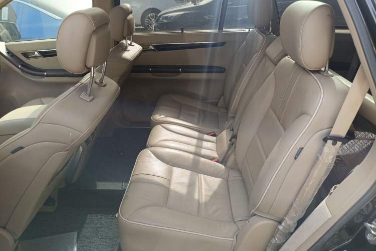 Used Mercedes-Benz R-Class 2017 R 320 4MATIC Business Edition Prestige Model Interior 4