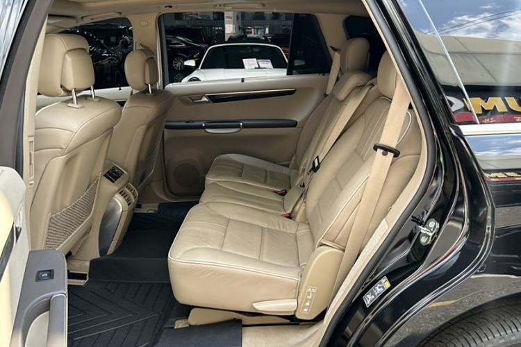 Used Mercedes-Benz R-Class 2017 R 320 4MATIC Business Edition Prestige Model Interior 4