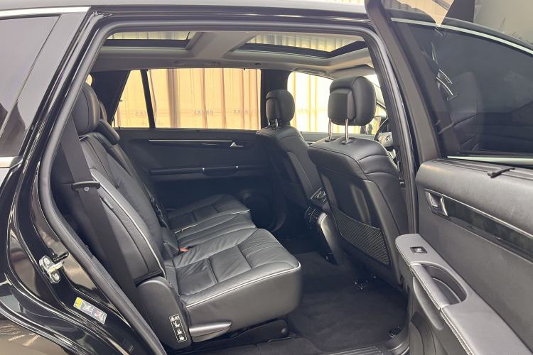 Used Mercedes-Benz R-Class 2017 R 320 4MATIC Business Edition Prestige Model Interior 5