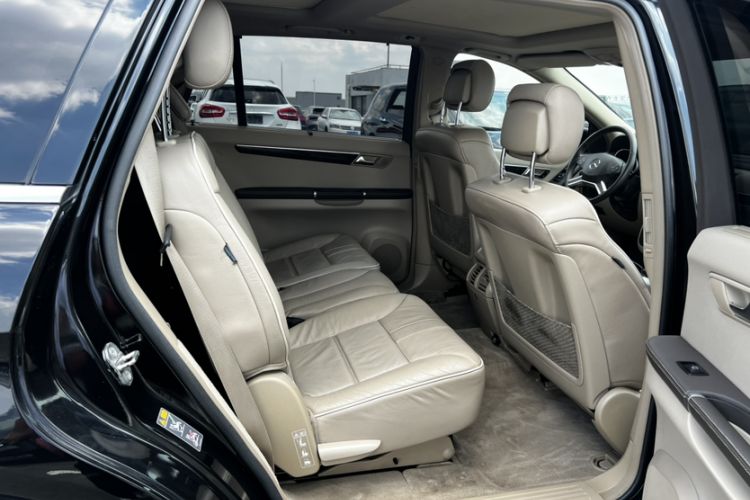 Used Mercedes-Benz R-Class 2017 R 320 4MATIC Business Edition Prestige Model Interior 9