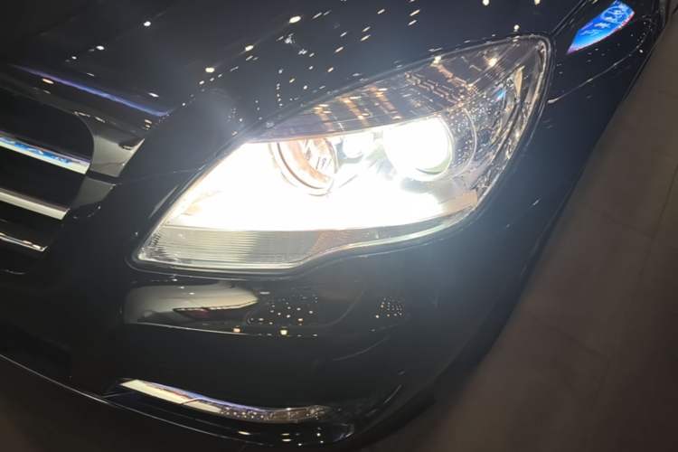 Used Mercedes-Benz R-Class 2017 R 320 4MATIC Business Edition Prestige Model Left Front Headlight