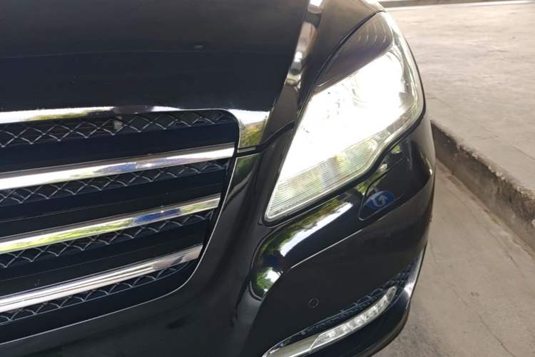 Used Mercedes-Benz R-Class 2017 R 320 4MATIC Business Edition Prestige Model Left Front Headlight