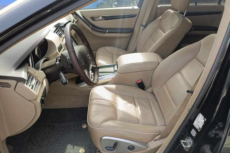 Used Mercedes-Benz R-Class 2017 R 320 4MATIC Business Edition Prestige Model Left Front Seat
