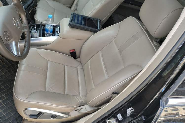 Used Mercedes-Benz R-Class 2017 R 320 4MATIC Business Edition Prestige Model Left Front Seat