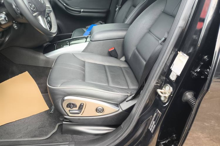 Used Mercedes-Benz R-Class 2017 R 320 4MATIC Business Edition Prestige Model Left Front Seat