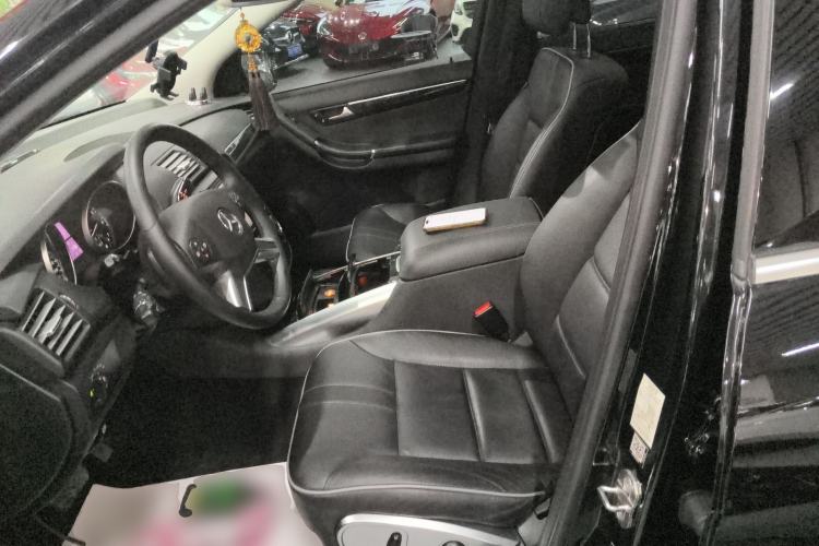 Used Mercedes-Benz R-Class 2017 R 320 4MATIC Business Edition Prestige Model Left Front Seat