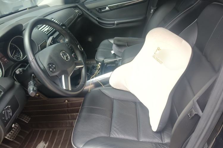 Used Mercedes-Benz R-Class 2017 R 320 4MATIC Business Edition Prestige Model Left Front Seat