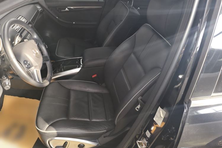 Used Mercedes-Benz R-Class 2017 R 320 4MATIC Business Edition Prestige Model Left Front Seat
