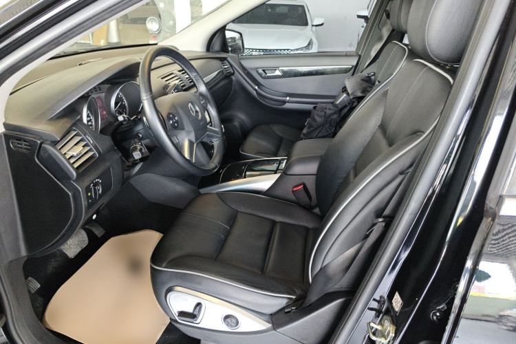 Used Mercedes-Benz R-Class 2017 R 320 4MATIC Business Edition Prestige Model Left Front Seat