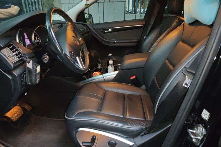 Used Mercedes-Benz R-Class 2017 R 320 4MATIC Business Edition Prestige Model Left Front Seat