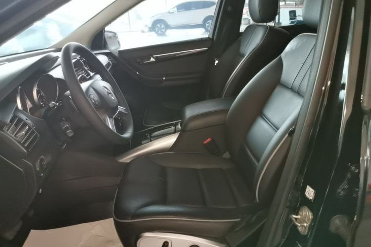 Used Mercedes-Benz R-Class 2017 R 320 4MATIC Business Edition Prestige Model Left Front Seat