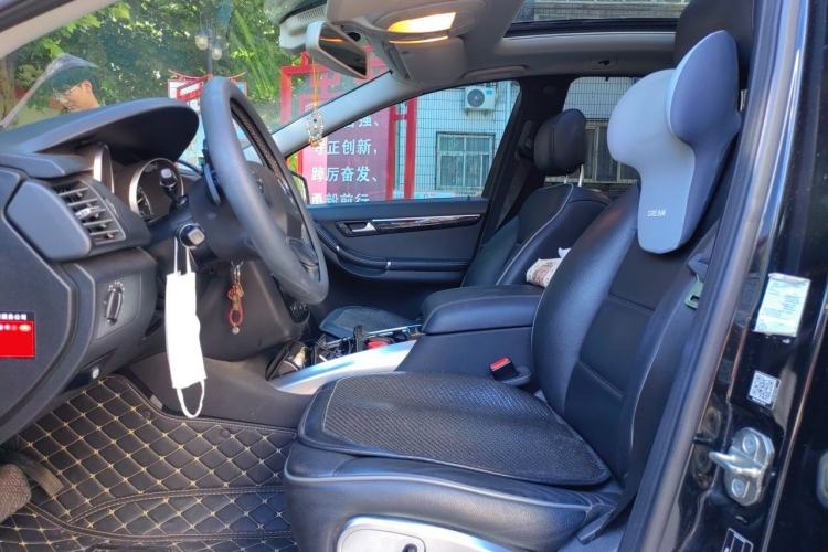 Used Mercedes-Benz R-Class 2017 R 320 4MATIC Business Edition Prestige Model Left Front Seat