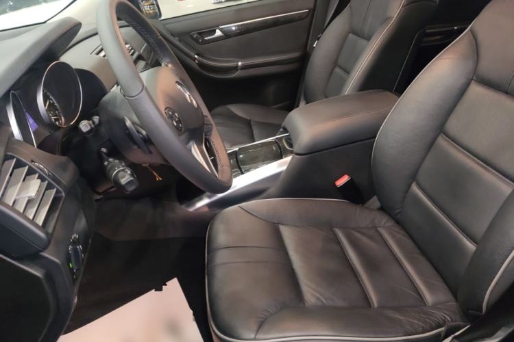 Used Mercedes-Benz R-Class 2017 R 320 4MATIC Business Edition Prestige Model Left Front Seat
