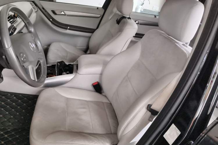 Used Mercedes-Benz R-Class 2017 R 320 4MATIC Business Edition Prestige Model Left Front Seat