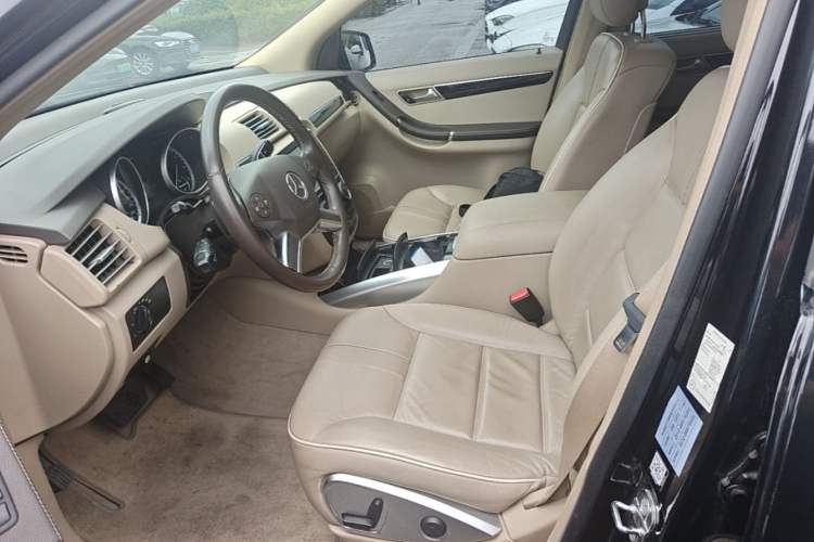 Used Mercedes-Benz R-Class 2017 R 320 4MATIC Business Edition Prestige Model Left Front Seat