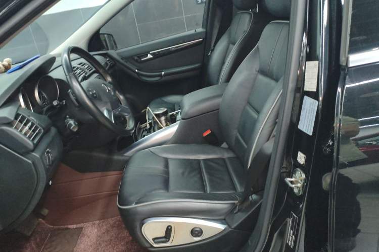 Used Mercedes-Benz R-Class 2017 R 320 4MATIC Business Edition Prestige Model Left Front Seat