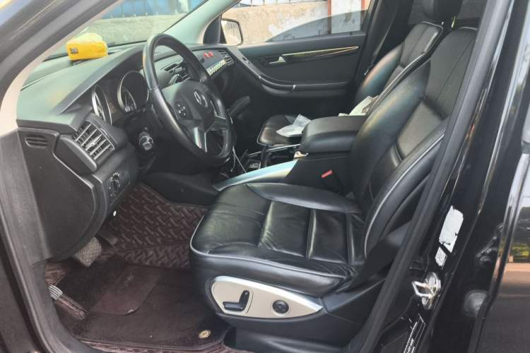 Used Mercedes-Benz R-Class 2017 R 320 4MATIC Business Edition Prestige Model Left Front Seat