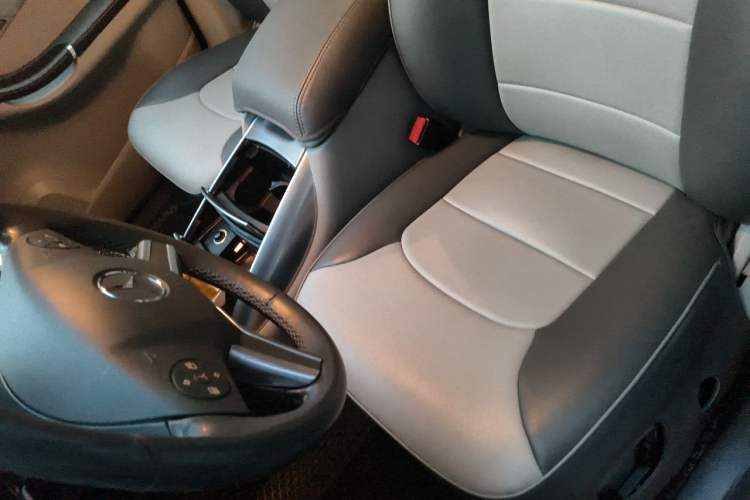 Used Mercedes-Benz R-Class 2017 R 320 4MATIC Business Edition Prestige Model Left Front Seat