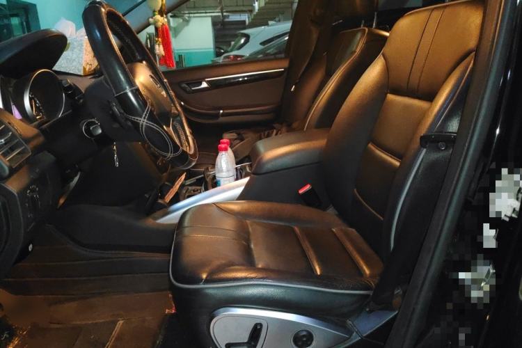 Used Mercedes-Benz R-Class 2017 R 320 4MATIC Business Edition Prestige Model Left Front Seat