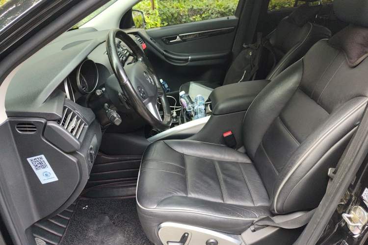 Used Mercedes-Benz R-Class 2017 R 320 4MATIC Business Edition Prestige Model Left Front Seat