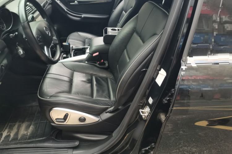 Used Mercedes-Benz R-Class 2017 R 400 4MATIC Exclusive Edition Left Front Seat