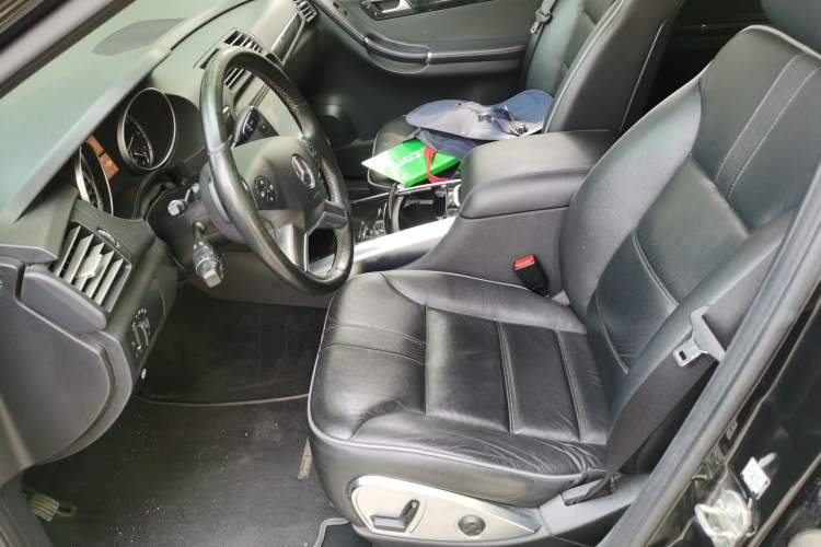 Used Mercedes-Benz R-Class 2017 R 320 4MATIC Business Edition Prestige Model Left Front Seat