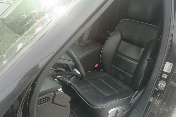 Used Mercedes-Benz R-Class 2017 R 320 4MATIC Business Edition Prestige Model Left Front Seat