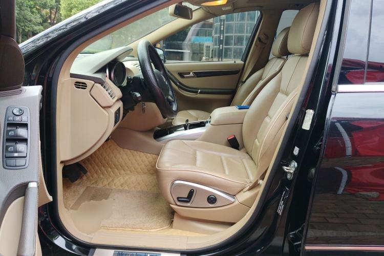 Used Mercedes-Benz R-Class 2017 R 320 4MATIC Luxury Collection Edition Left Front Seat