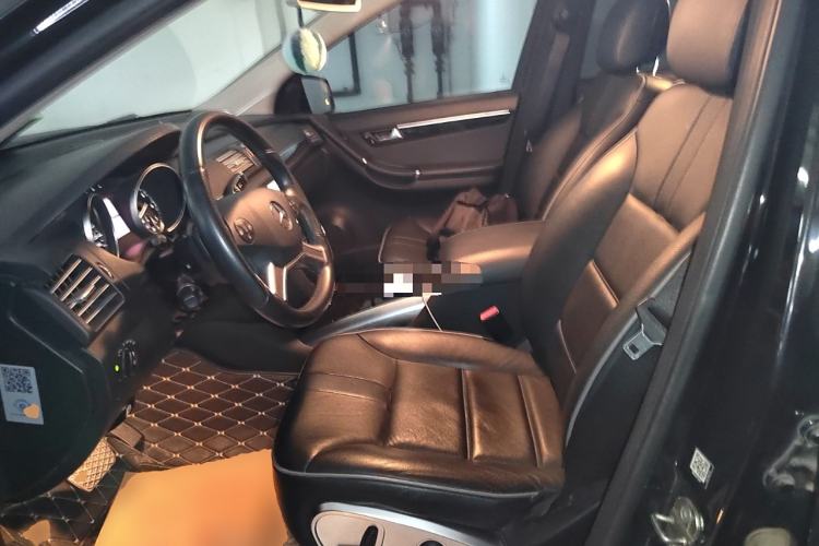 Used Mercedes-Benz R-Class 2017 R 320 4MATIC Luxury Collection Edition Left Front Seat
