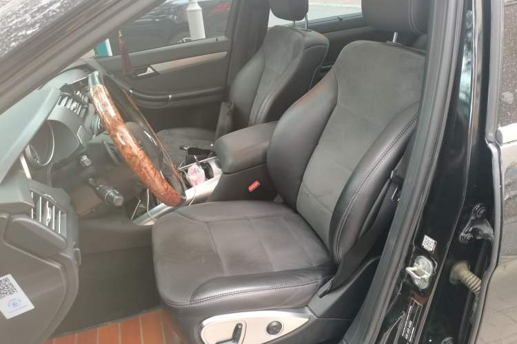 Used Mercedes-Benz R-Class 2017 R 320 4MATIC Business Edition Prestige Model Left Front Seat