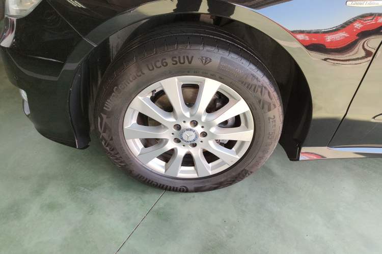 Used Mercedes-Benz R-Class 2017 R 320 4MATIC Business Edition Prestige Model Left Front Wheel Hub