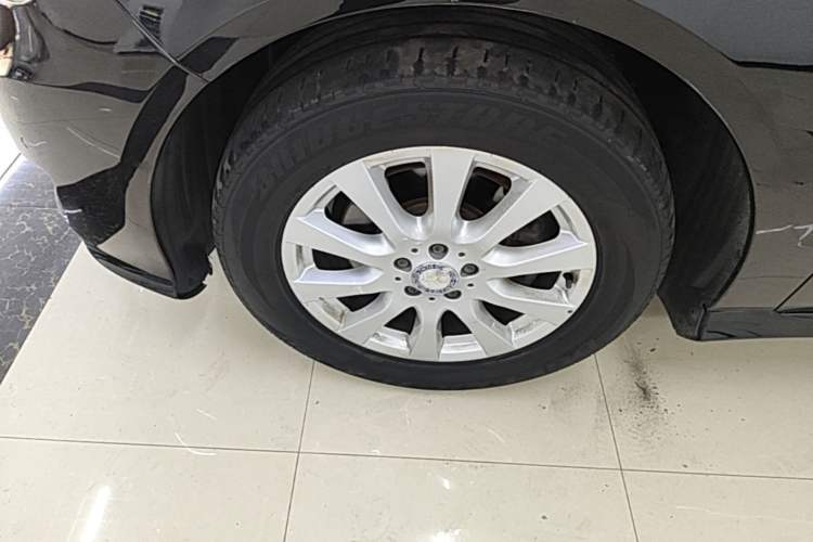 Used Mercedes-Benz R-Class 2017 R 320 4MATIC Business Edition Prestige Model Left Front Wheel Hub