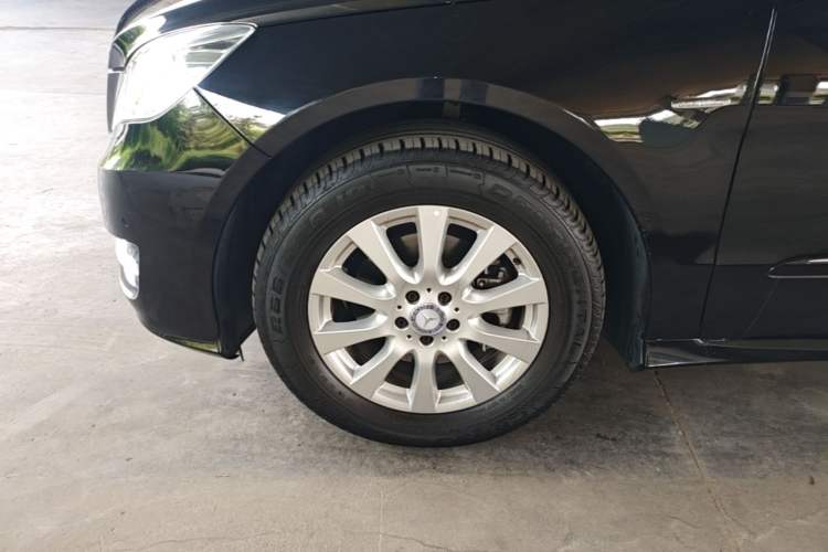 Used Mercedes-Benz R-Class 2017 R 320 4MATIC Business Edition Prestige Model Left Front Wheel Hub