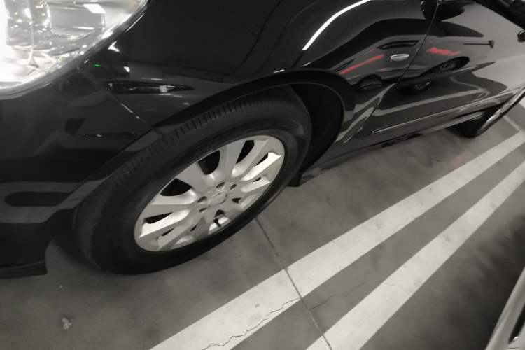 Used Mercedes-Benz R-Class 2017 R 320 4MATIC Business Edition Prestige Model Left Front Wheel Hub